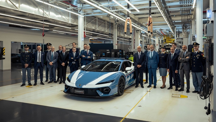 La nouvelle arme des policiers italiens fait 920 chevaux.