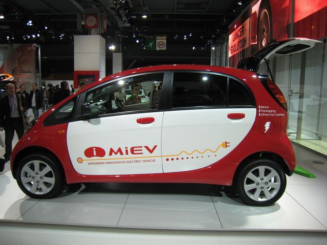 Avec la Mitsubishi i MiEV électrique, le courant passe !