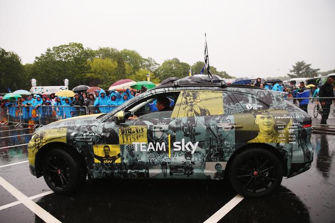 Jaguar : le SUV F-Pace en jaune pour le vainqueur du Tour de France Chris Froome