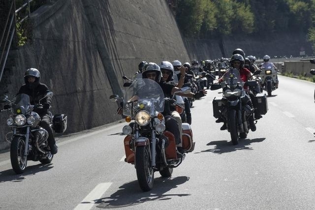 Moto Guzzi fait le plein pour fêter en grande pompe ses 105 ans et sa nouvelle usine