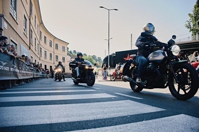 Moto Guzzi fait le plein pour fêter en grande pompe ses 105 ans et sa nouvelle usine