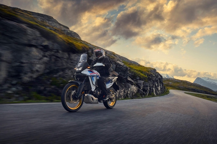 Honda Transalp et Hornet 750 : jusqu’à 850 euros de remise immédiate !