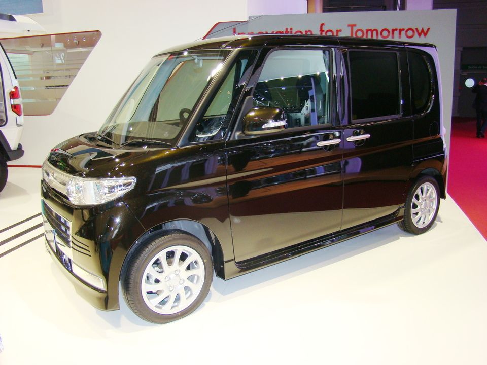 Daihatsu tanto custom