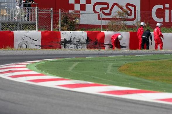 F1 Toro Rosso : Bourdais met la STR3 à l'épreuve... du mur !