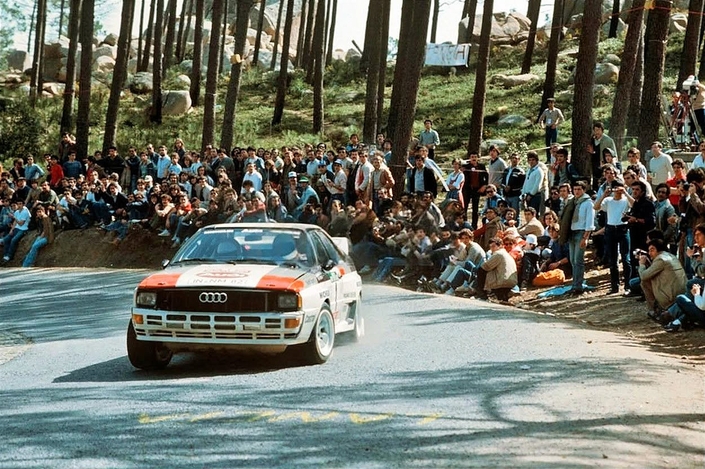 L'Audi Quattro, ici pilotée par Michèle Mouton, au rallye du Portugal en 1983.
