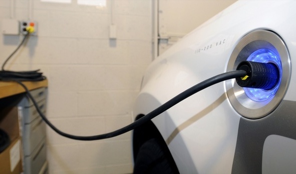 Pour les Ford Escape hybrides, les batteries lithium-ion de Johnson Controls-Saft