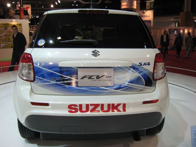 La Suzuki SX4-FCV : hydrogène toute !