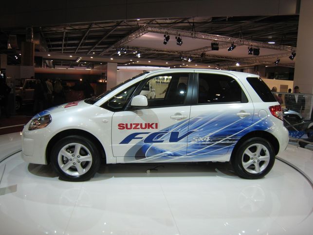 La Suzuki SX4-FCV : hydrogène toute !