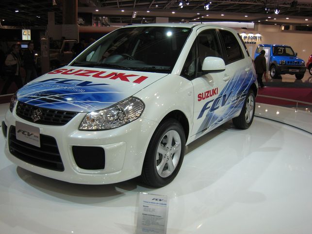 La Suzuki SX4-FCV : hydrogène toute !