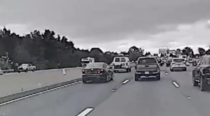 Le conducteur a fait l’erreur de passer devant la police sans désactiver son dispositif interdit.