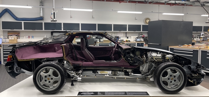 Cette vue en coupe de la Posche 968 montre à quel point tout est calculé au plus juste dans l'implantation de ses organes !