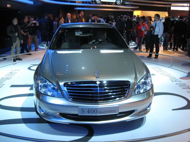La Mercedes S 400 BlueHYBRID, la classe hybride !