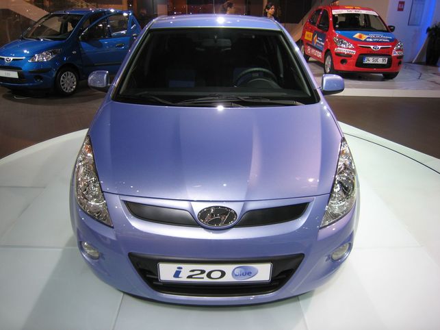 La Hyundai i20 blue ? 99 g CO2/100 km