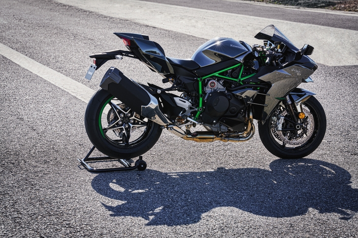 Kawasaki Ninja H2 2027 : la démesure est de retour sur la route