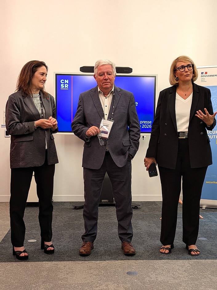Estelle Balit (g), déléguée interministérielles à la sécurité routière; Yves Goasdoué, président du CNSR; Marie-Perre Vedrennne (d), minsitre déléguée à la citoyenneté ©lbdb
