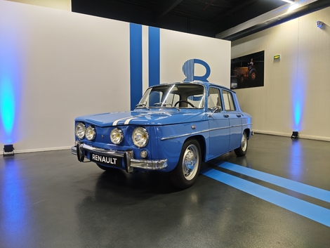 La « Gorde » de 1964, avec son capot en V et ses optiques rondes (ici sans les longues portées).