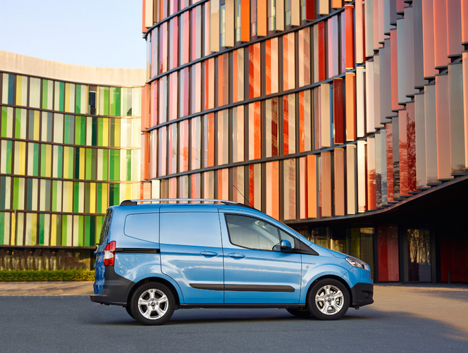 Le nouveau Ford Transit Courier disponible à la commande