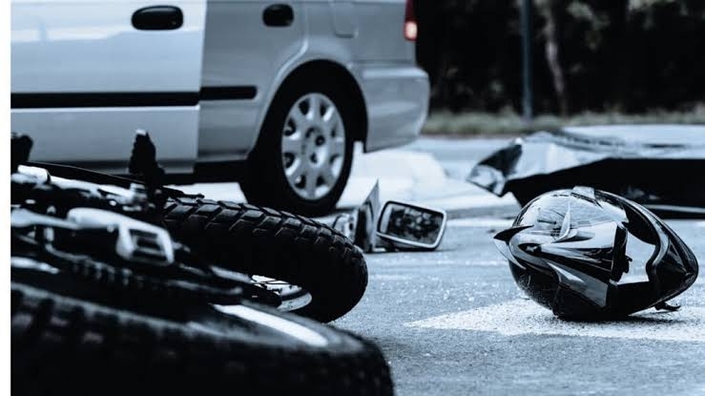 Moto, BMW invente la portière qui refuse de s’ouvrir lorsqu’un deux-roues arrive