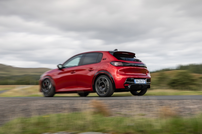 Essai Peugeot e-208 GTi (2026) : que vaut la GTi la plus puissante de l'histoire ?
