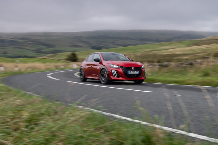 Essai Peugeot e-208 GTi (2026) : que vaut la GTi la plus puissante de l'histoire ?