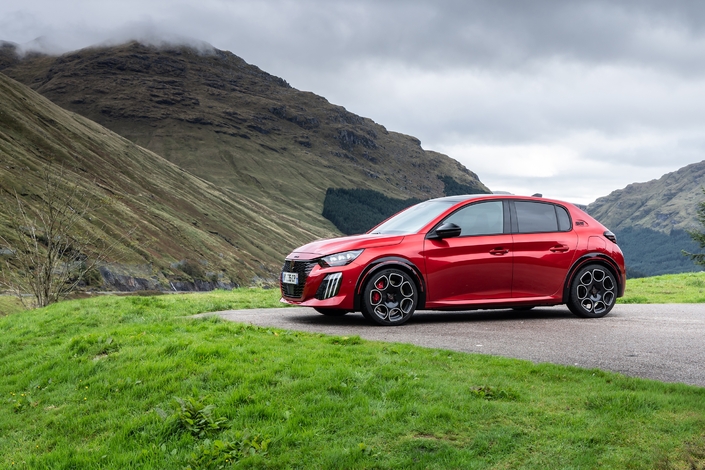 Essai Peugeot e-208 GTi (2026) : que vaut la GTi la plus puissante de l'histoire ?