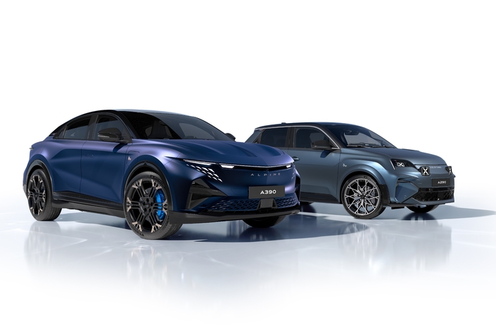 Les Alpine A390 et A290.