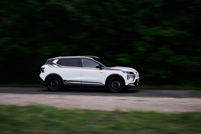 L'Eclipse Cross est agréable à conduire, confortable et il consomme peu. Dommage les temps de recharge sont lents.