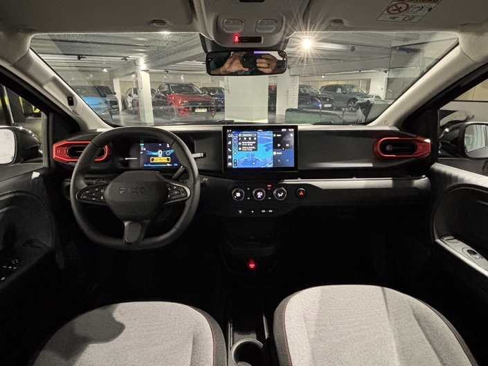 Bienvenue à bord de la nouvelle Pixo. Là aussi, ça ressemble beaucoup à la Twingo.