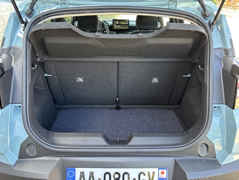 ... mais 337 litres pour la Spring pourtant plus petite.