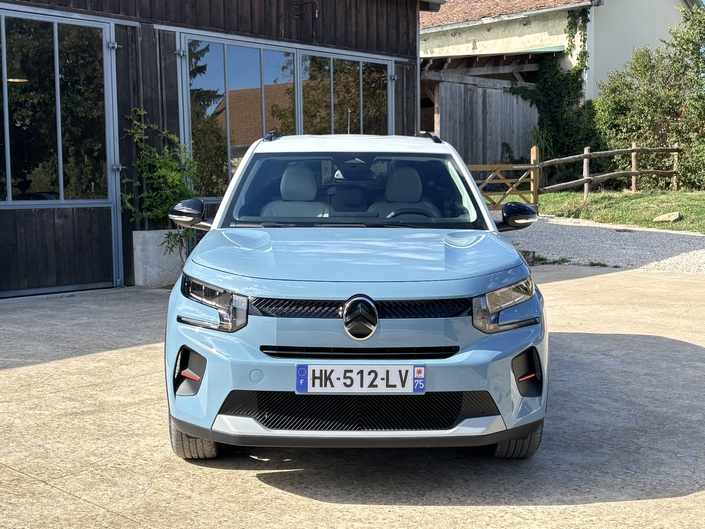 C’est la C3, qui a inauguré le nouveau style CItroën que l’on a retrouvé ensuite sur le C3 Aircross.