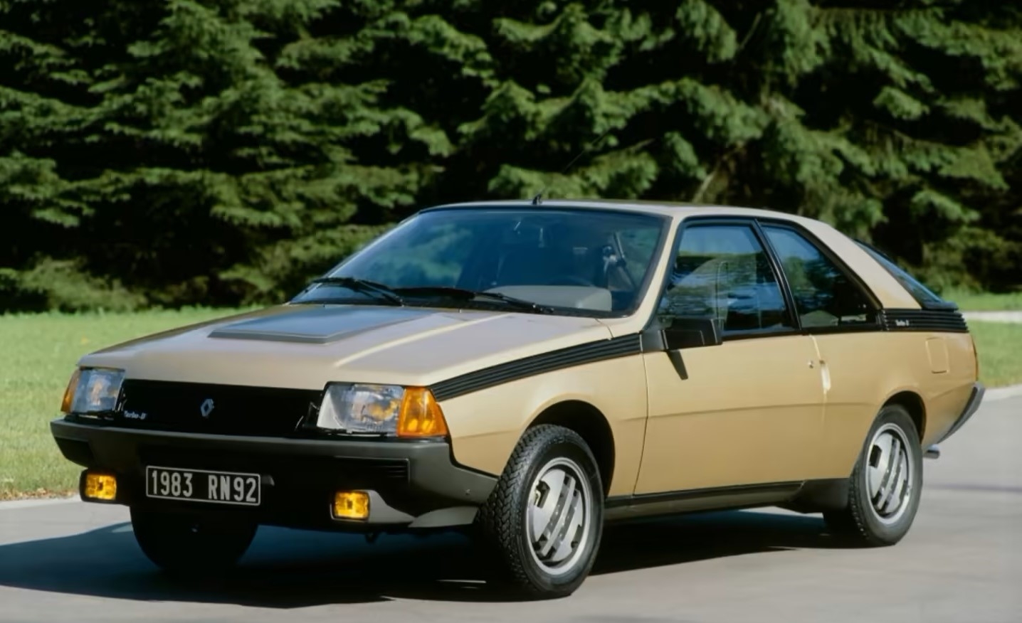 Voiture Miniature 1/43 Renault Fuego Turbo 1983 - Marque Norev - Édition M6 - Occasion