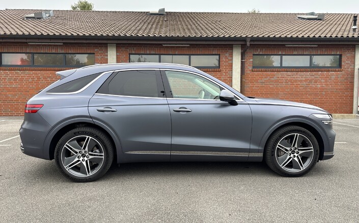 Genesis GV70 : le premium coréen est-il meilleur que le premium allemand ?