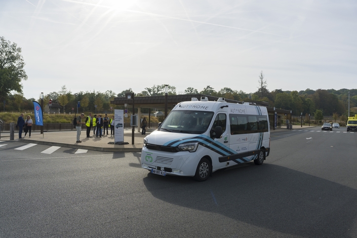 Première mondiale : sur l'A10, la navette autonome passe le cap des 40 000 km avec ses premiers passagers