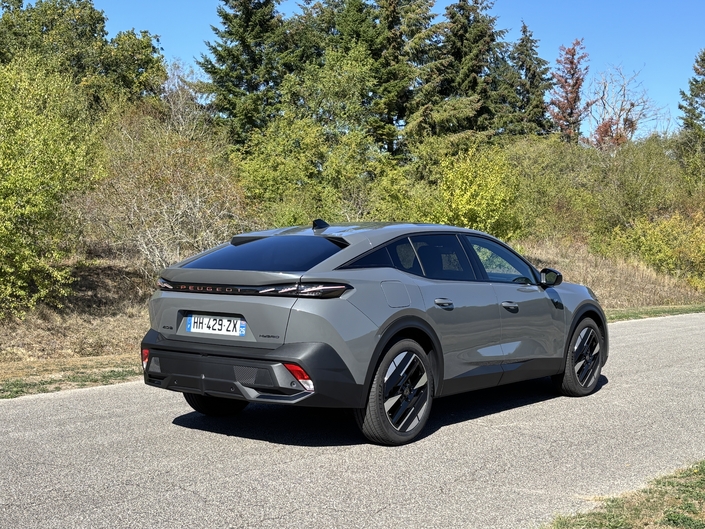 Peugeot 408, le meilleur SUV de Peugeot n’est pas celui que vous croyez