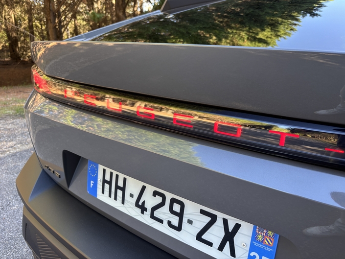 Peugeot 408, le meilleur SUV de Peugeot n’est pas celui que vous croyez