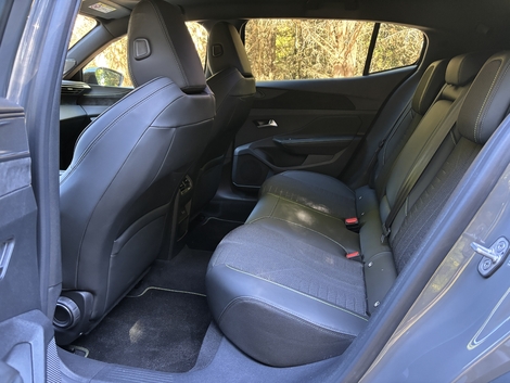 L’espace à l’arrière est très bon.