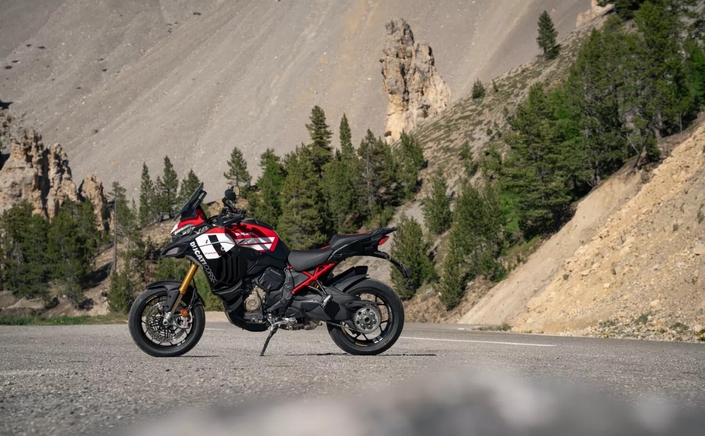 33 590 € pour un mythe : découvrez la nouvelle Ducati Multistrada V4 Pikes Peak 2027