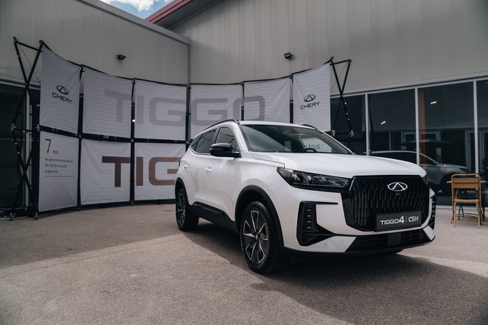 Voilà le Chery Tiggo 4 dans sa nouvelle version (face avant différente) que vous pourrez acheter en France d’ici quelques semaines.