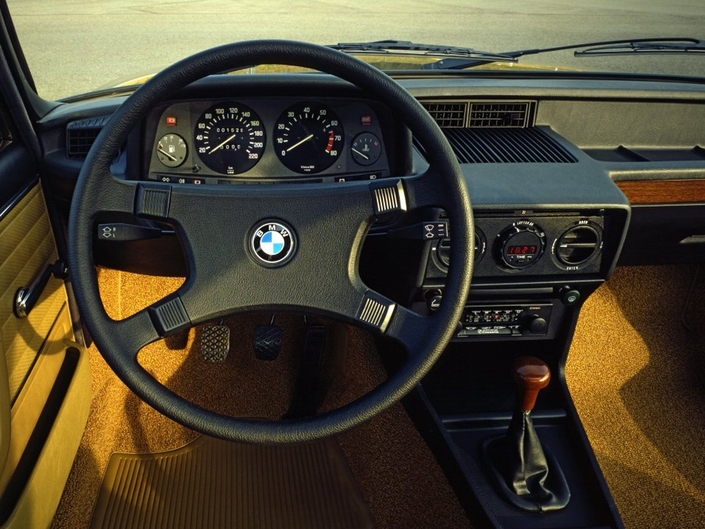 Cette berline allemande vaut tellement mieux que son image de voiture de gangster !