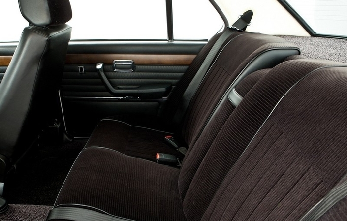 L'habitabilité arrière ne compte pas parmi les qualités majeures de la BMW Série 5 E12...