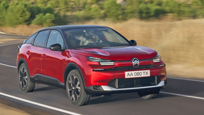 Auto discrète, mais attachante, la Citroën C4 et sa déclinaison C4 X, de par son confort et son prix/équipement attractif mérite le détour. Un guide d’achat de cette auto s’imposait.
