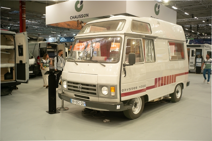 Du haut de ce J9 Chausson, 46 ans nous contemplent