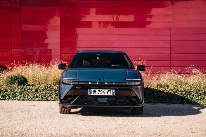 Hyundai Ioniq 3 : la citadine électrique qui annonce quasi 500 km d’autonomie !