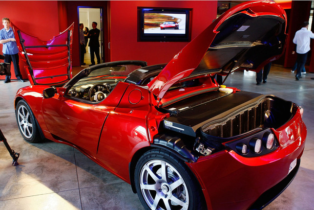 La Tesla Roadster électrique déploie ses ailes