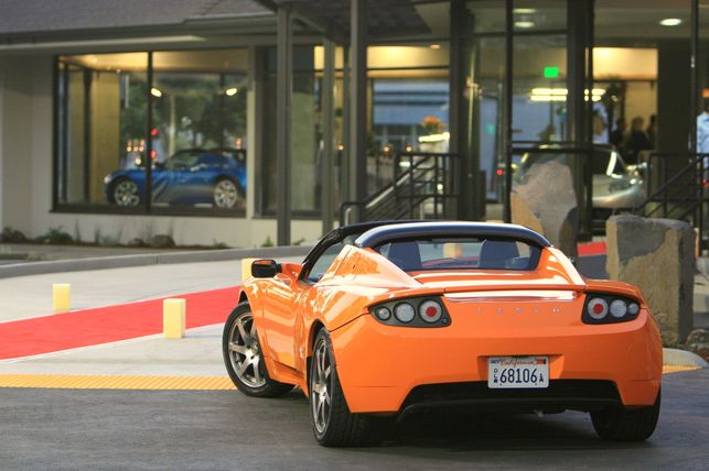 La Tesla Roadster électrique déploie ses ailes