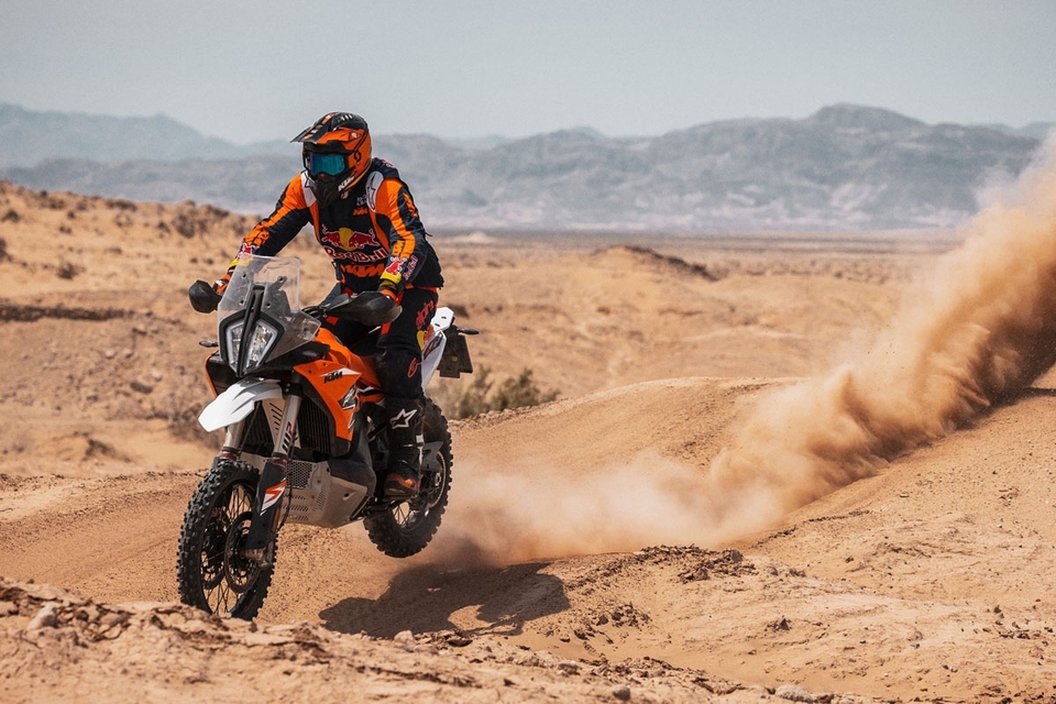 KTM 890 Adventure R Rally 2024 : les réservations ouvrent bientôt