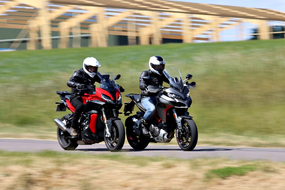 Comparatif - Ducati Multistrada 1260 S Vs BMW S1000 XR : le match des ...
