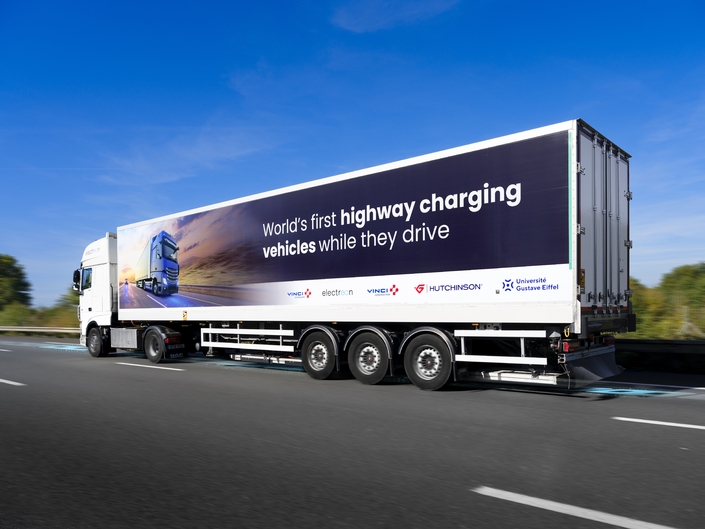 "Faisabilité technique prouvée" : des milliers d'automobilistes empruntent sans le savoir cette route qui peut charger les batteries en roulant