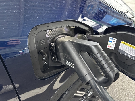 La Leaf dispose désormais d’une prise Combo CCS pour la recharge rapide.