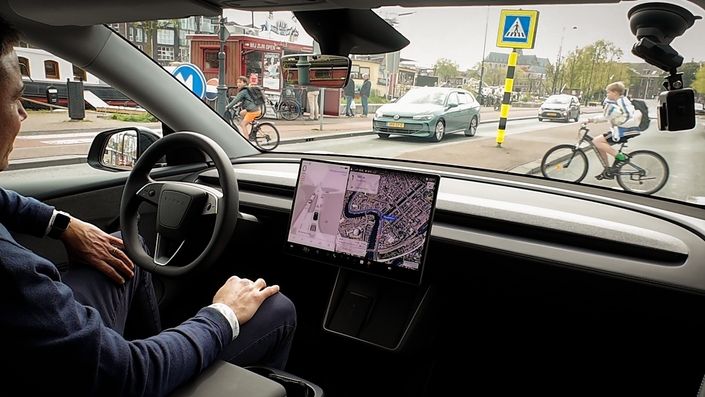 Là où il est autorisé, le système de conduite autonome supervisée peut équiper tous les modèles de la gamme Tesla. Son coût : 99 € par mois.